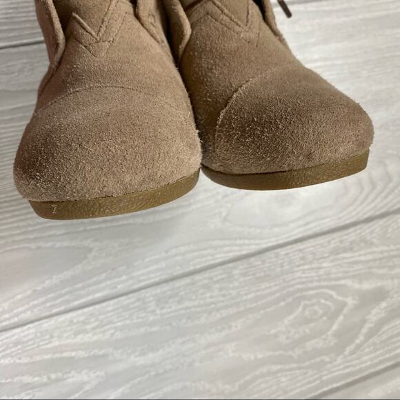 Toms Women's Tan Suede Lace Up Wedge Ankle Booties Size 9 - Picture 6 of 11